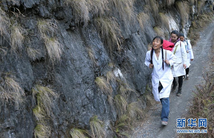 (新华全媒头条·图文互动)(11)伟大旗帜引领历史巨变——习近平新时代中国特色社会主义思想指引“十三五”经济社会发展述评